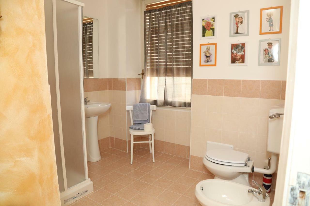 Viale Italia 41: I Migliori Anni Hotell Sassari Exteriör bild
