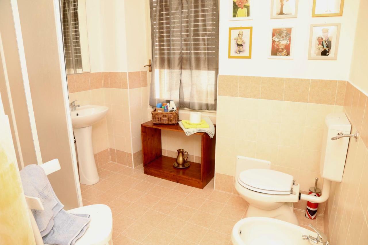 Viale Italia 41: I Migliori Anni Hotell Sassari Exteriör bild